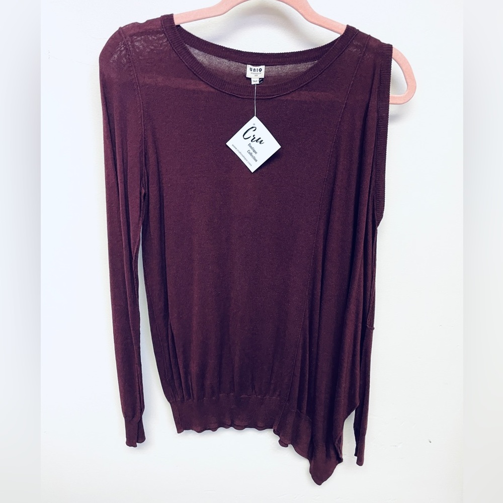Ciru Women's Long Sleeve Burgundy Asymmetric Sweater